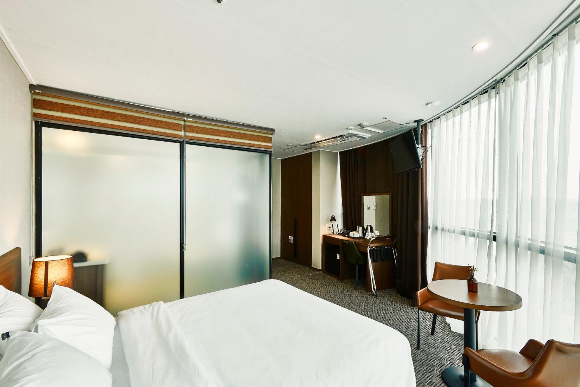 Golden Harbor Hotel Pyeongtaek Exteriör bild