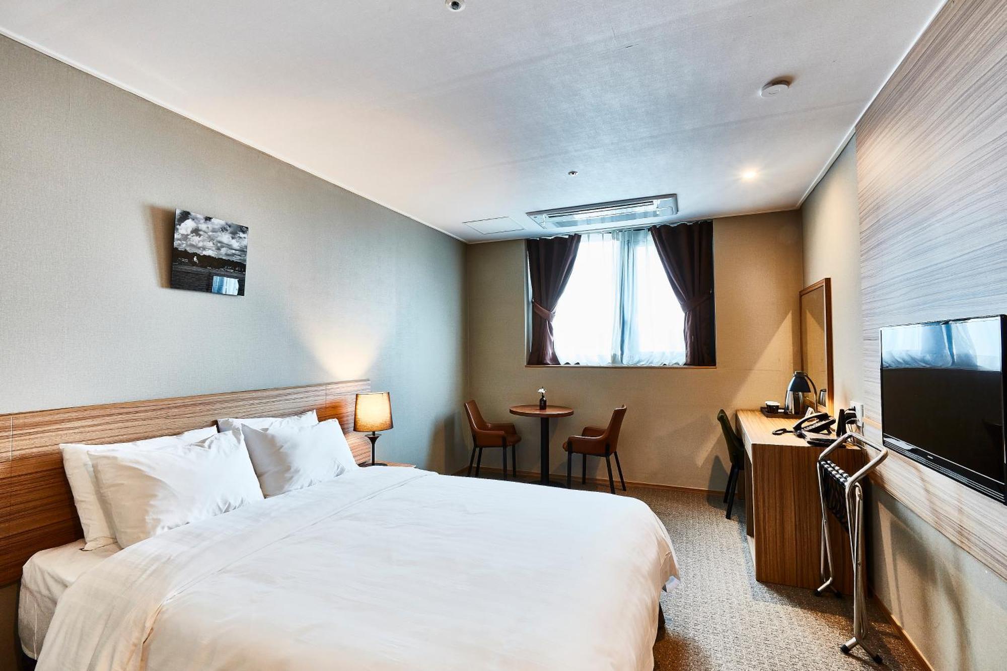 Golden Harbor Hotel Pyeongtaek Exteriör bild